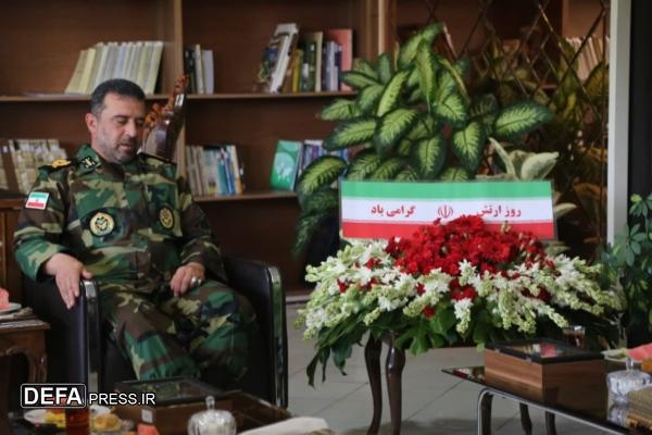 امیر «کرمی» خانواده‌ شهدا دین خود را به نظام و انقلاب ادا کردند