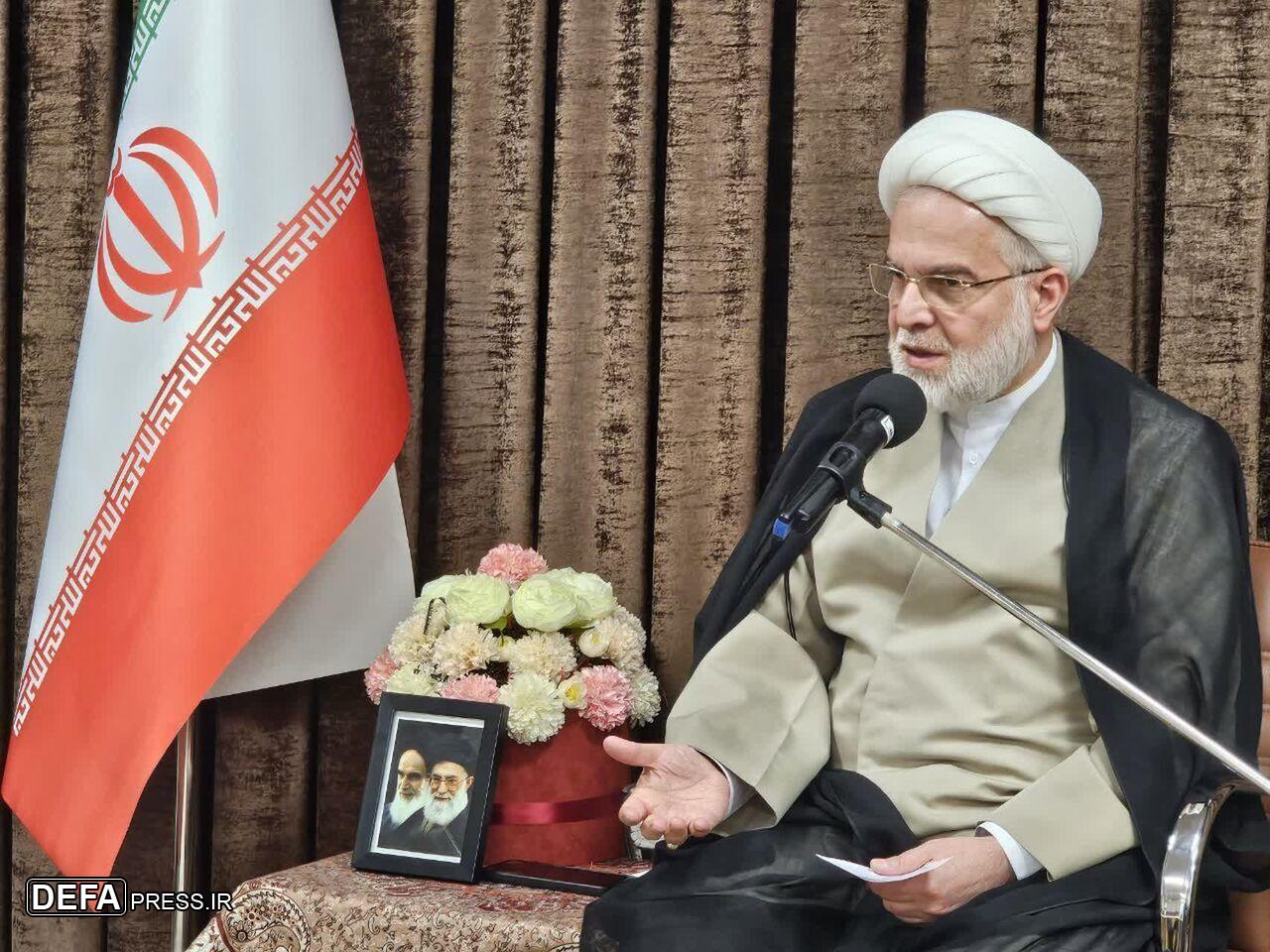 کیفیت برنامه‌های دهه کرامت در کردستان مقدم بر کمیت آن باشد
