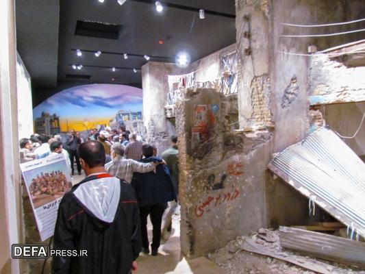 زائران راهیان مکتب حاج قاسم از باغ‌موزه دفاع مقدس یزد بازدید کردند+ تصاویر