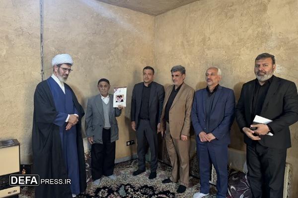دیدار مسئولان با خانواده‌های  شهدا در شهرستان قهاوند +تپ تصاویر