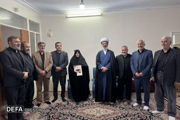 دیدار مسئولان با خانواده‌های  شهدا در شهرستان قهاوند +تپ تصاویر