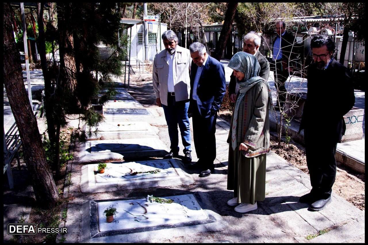 آغاز سال کاری معاونت امور هنری وزارت فرهنگ با ادای احترام به شهدا و هنرمندان فقید