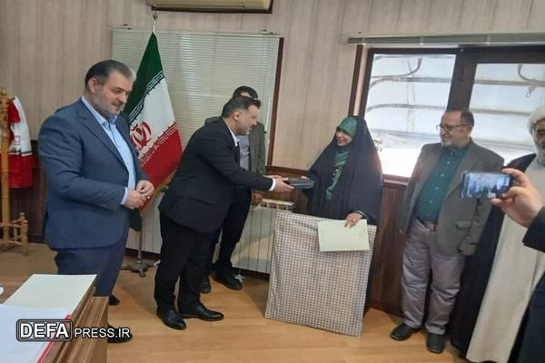 تجلیل مسئولان از شاعر اهل چالوس+ تصاویر