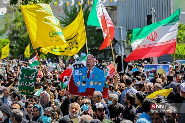 فیلم/ راهپیمایی مردم تهران در آخرین جمعه ماه رمضان و قرائت قطعنامه روز جهانی قدس