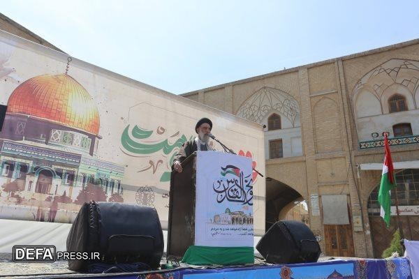 امام جمعه موقت اصفهان: راه مقاومت همچنان ادامه دارد