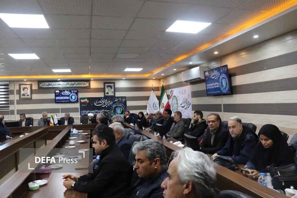معاون استاندار مرکزی: محققان و پژوهشگران پاسداران مرز‌های خودکفایی کشور هستند
