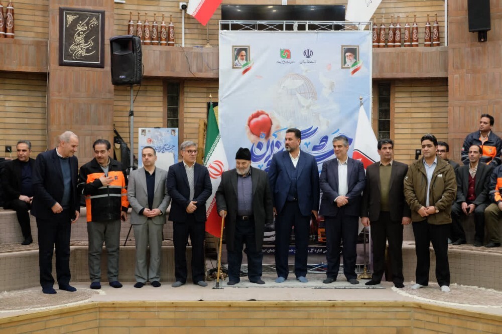 آیین گلریزان خانواده حملونقل جادهای استان مرکزی برای آزادی زندانیان جرائم غیرعمد و حمایت از کودکان مبتلا به سرطان آیین گلریزان خانواده حملونقل جادهای استان مرکزی برای آزادی زندانیان جرائم غیرعمد و حمایت از کودکان مبتلا به سرطان