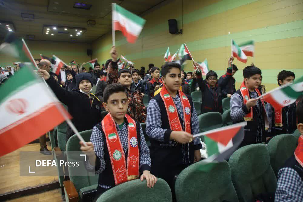 فرمانده ناحیه مقاومت بسیج دلیجان: جشنواره عکس شهدای گمنام زمینه‌ساز ترویج فرهنگ ایثار در بین دانش‌آموزان است