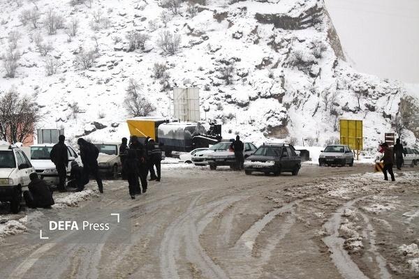 گردنه‌ها و ارتفاعات کردستان به دلیل بارش برف و کولاک مستعد بهمن هستند