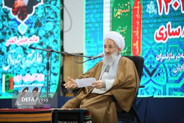 تفسیر تسنیم جبران‌کننده خلا‌های معرفتی و احیاکننده جامعه است