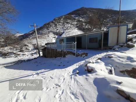 معلمانی که در سرمای ورزقان و اهر در سنگر علم ماندند