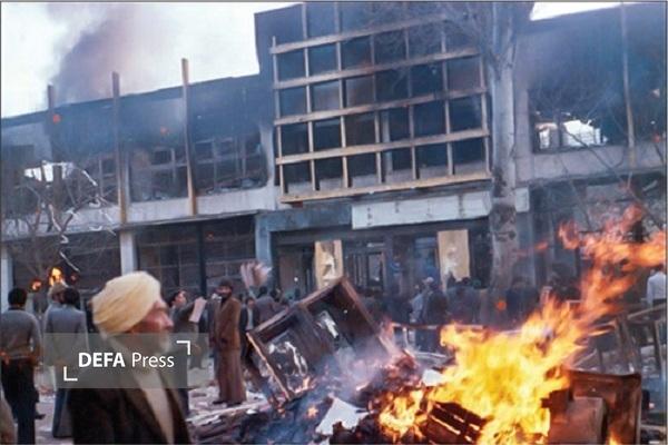 مروری بر حوادث روز‌های نهم و دهم دی ماه ۱۳۵۷ در مسیر انقلاب اسلامی | روز پیروزی مشهد