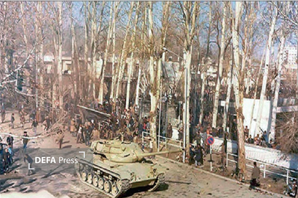 مروری بر حوادث روز‌های نهم و دهم دی ماه ۱۳۵۷ در مسیر انقلاب اسلامی | روز پیروزی مشهد