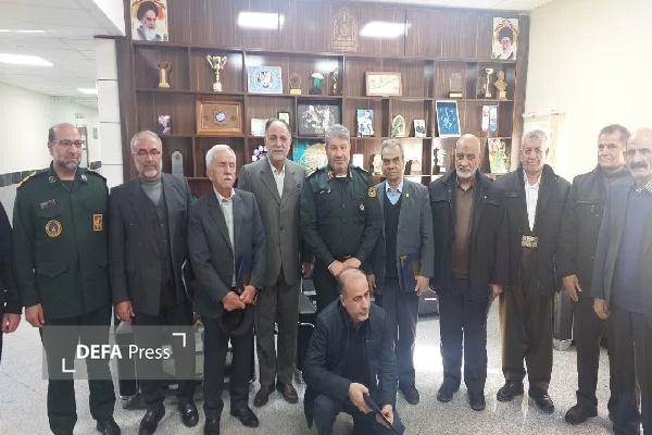 جمعی از پیشکسوتان الگو دفاع و جهاد کردستان با فرمانده انتظامی استان دیدار کردند