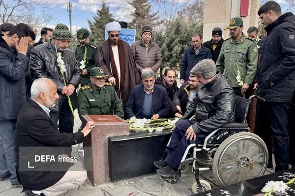 برگزاری مراسم غبارروبی گلزار مطهر شهدای همدان به مناسبت روز جهانی مقاومت + تصاویر