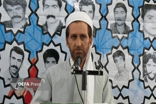 امام جمعه اهل سنت قروه: مردم صف خود را از آشوب‌طلبان جدا کنند