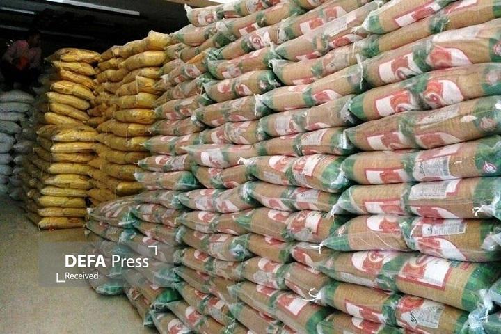 کشف بیش از ۱۶ هزار تن کالای اساسی احتکاری در استان تهران کشف بیش از ۱۶ هزار تن کالای اساسی احتکاری در استان تهران