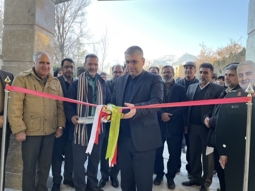 ساختمان اداری «سپهبد شهید حاج قاسم سلیمانی» در شرکت آب و فاضلاب استان مرکزی افتتاح شد ساختمان اداری «سپهبد شهید حاج قاسم سلیمانی» در شرکت آب و فاضلاب استان مرکزی افتتاح شد