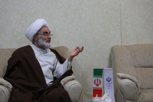 دیدار مدیرکل حفظ آثار دفاع‌مقدس گیلان با نماینده ولی‌فقیه در استان