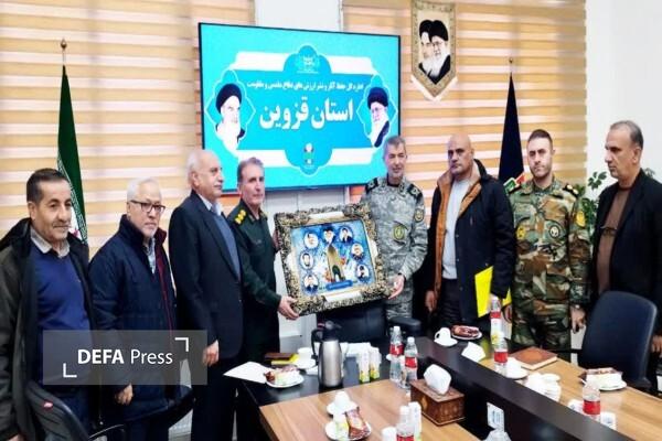 تجلیل از امیر سرتیپ دوم فولادی با اهدای تابلو فرش منقش به شهدای شاخص قزوین