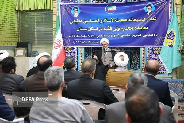 دشمن می خواهد تمام معترضین را افراد جدا شده از نظام و انقلاب معرفی کند