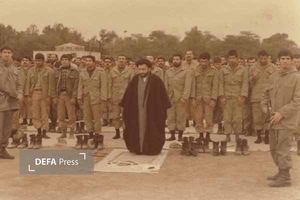 تصاویری از حضور مرحوم آیت الله شفیعی در میان رزمندگان