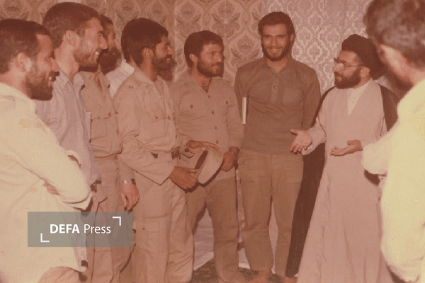 تصاویری از حضور مرحوم آیت الله شفیعی در میان رزمندگان