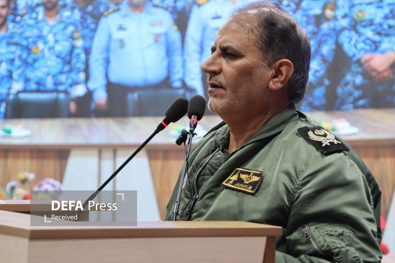 امیر جعفری: سربازان سرمایه ارزشمند کشور و افتخارآفرین هستند امیر جعفری: سربازان سرمایه ارزشمند کشور و افتخارآفرین هستند