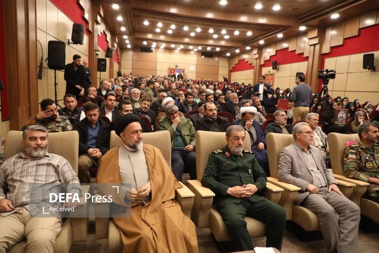 رضایی: اگر جنگ ۲ ماه طول می‌کشید اثری از اسرائیل باقی نمی‌ماند/ اگر جهان جلو ترامپ و نتانیاهو نایستد، سراسر جهان درگیر جنگ خواهد شد