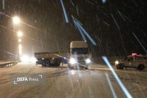 تردد در برخی از محور‌های کردستان با زنجیر چرخ امکان پذیز است