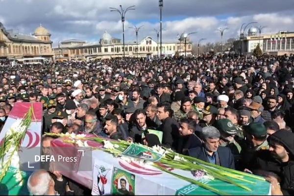 تشییع پیکر دو شهید حمله اغتشاشگران در همدان + تصاویر