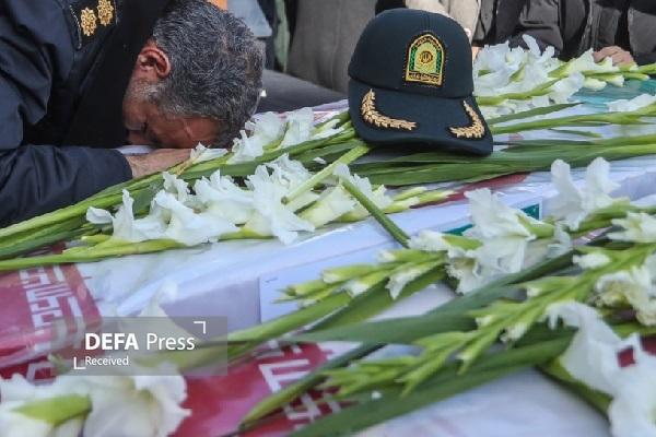 پیکر ۴ شهید امنیت در لرستان تشییع میشوند پیکر ۴ شهید امنیت در لرستان تشییع میشوند