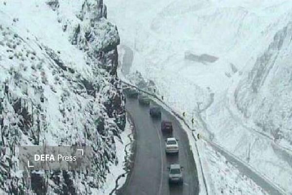 رانندگان قبل از شروع سفر از وضعیت جوی جادە‌ها در کردستان استعلام بگیرند