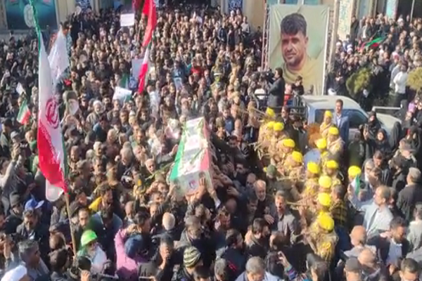 کلیپ/پیکر شهید «احد زرنگی‌پور»در کرمان تشییع شد