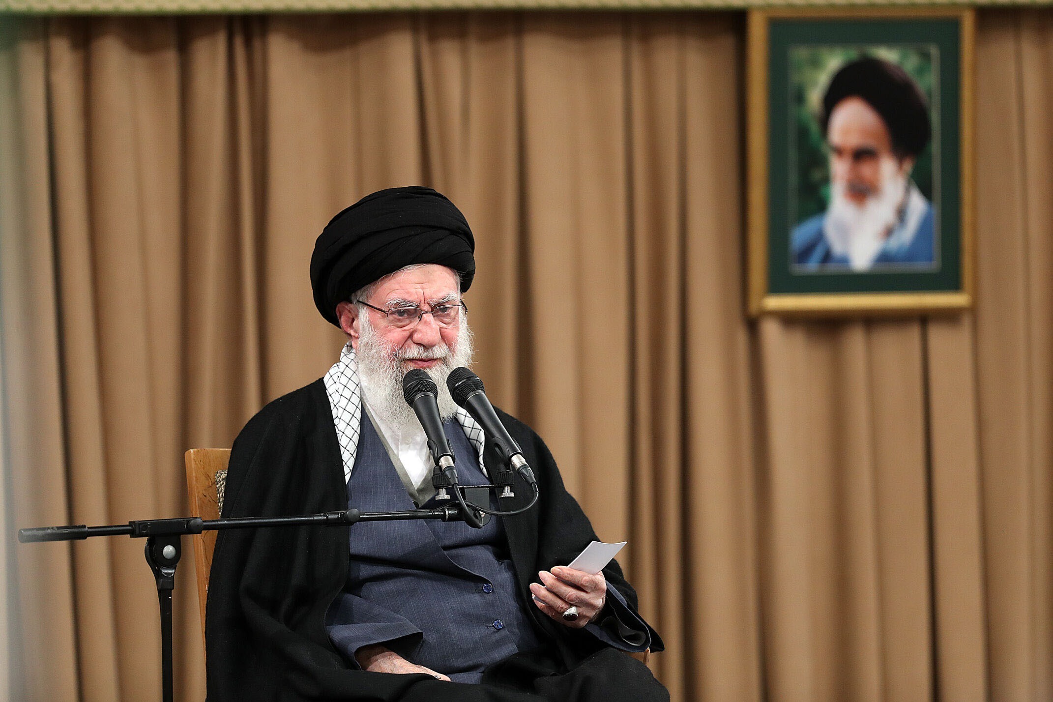 پیام تجلیل رهبر انقلاب اسلامی از ملت عظیمالشان ایران در پی اجتماعات گسترده امروز ۲۲ دیماه پیام تجلیل رهبر انقلاب اسلامی از ملت عظیمالشان ایران در پی اجتماعات گسترده امروز ۲۲ دیماه