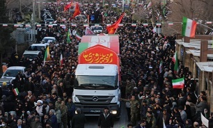 تصاویر / تجمع بزرگ مردمی و تشییع باشکوه لاله‌های خونین امنیت در اصفهان (۲)