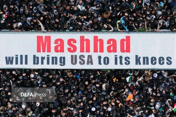 تصاویر/ رجز مشهدی‌ها برای رئیس جمهور خبیث آمریکا