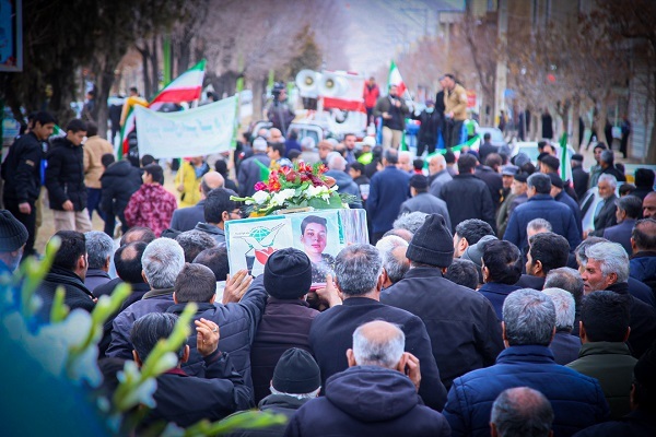 پیکر شهید دانش‌آموز در فرادنبه تشییع و تدفین شد