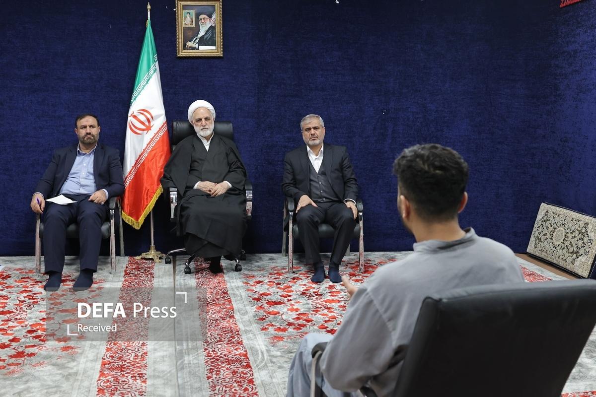 بازدید رئیس قوه قضاییه از محل نگهداری برخی از متهمین ارتکاب اعمال تروریستی و آشوبگری بازدید رئیس قوه قضاییه از محل نگهداری برخی از متهمین ارتکاب اعمال تروریستی و آشوبگری