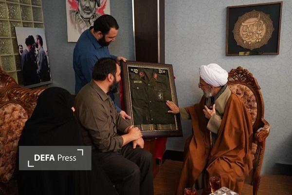 تصاویر/ دیدار مرحوم علامه مصباح یزدی با خانواده سردار شهید نورعلی شوشتری در مشهد تصاویر/ دیدار مرحوم علامه مصباح یزدی با خانواده سردار شهید نورعلی شوشتری در مشهد