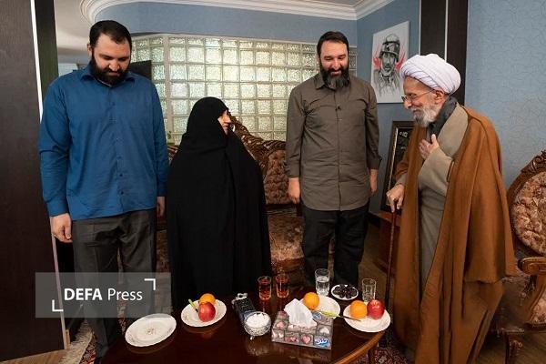 تصاویر/ دیدار مرحوم علامه مصباح یزدی با خانواده سردار شهید نورعلی شوشتری در مشهد تصاویر/ دیدار مرحوم علامه مصباح یزدی با خانواده سردار شهید نورعلی شوشتری در مشهد