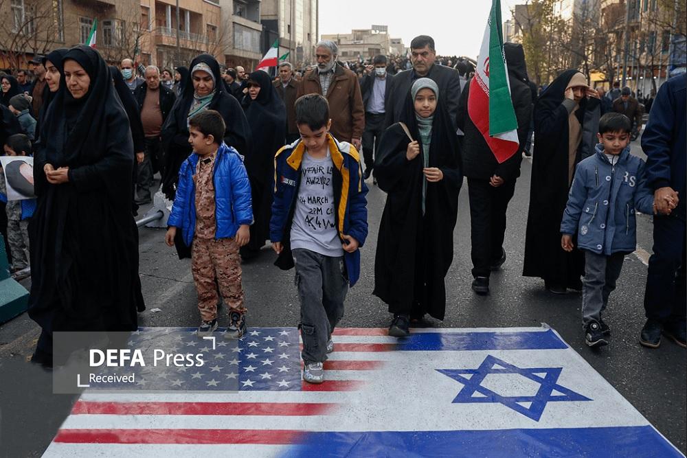 میدانداری دهه نودیها در حماسه عظیم ۲۲ دی+ فیلم میدانداری دهه نودیها در حماسه عظیم ۲۲ دی+ فیلم