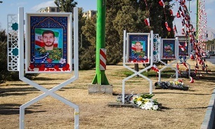 تصاویر / آئین رونمایی از یادمان شهدای اغتشاشات اخیر در میدان شهید علیخانی اصفهان