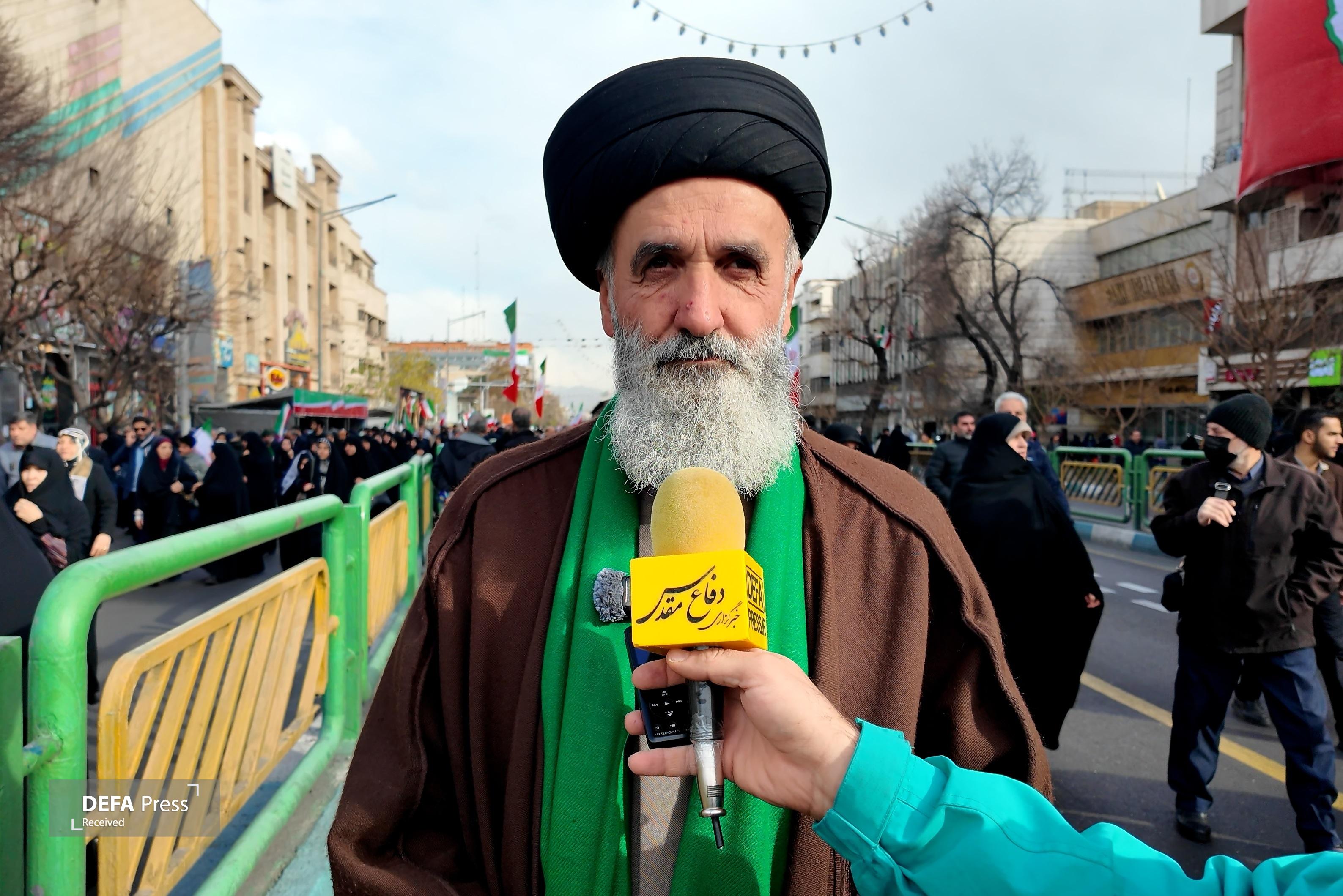 حجت الاسلام آقاجانپور: عزت، استقلال و شرف کشورمان مدیون خون مطهر شهداست حجت الاسلام آقاجانپور: عزت، استقلال و شرف کشورمان مدیون خون مطهر شهداست