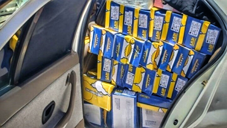 کشف هزار و ۸۰۰ عدد انواع شمع خودرو قاچاق در جاسک کشف هزار و ۸۰۰ عدد انواع شمع خودرو قاچاق در جاسک