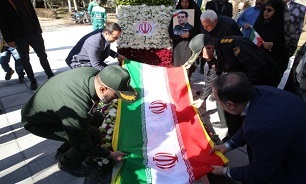 تصاویر / آئین رونمایی از یادمان شهید گمنام منطقه یک اصفهان