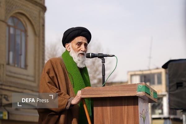 روحانیت در تمام عرصههای انقلاب اسلامی پیشگام بوده است روحانیت در تمام عرصههای انقلاب اسلامی پیشگام بوده است