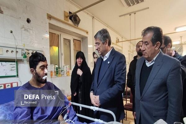 دیدار جمعی از مسئولان لرستانی با مجروحان اغتشاشات اخیر در بروجرد+ عکس دیدار جمعی از مسئولان لرستانی با مجروحان اغتشاشات اخیر در بروجرد+ عکس