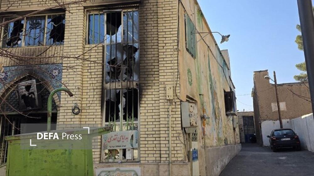 به آتش کشیدن ۶ مسجد و حوزه علمیه توسط اغتششاشگران در استان مرکزی+ تصویر