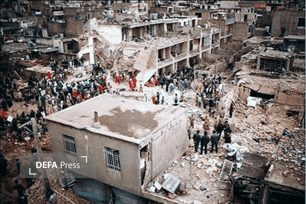 مراسم بزرگداشت شهدای بمباران ۲۸ دی سنندج برگزار شد+ تصاویر